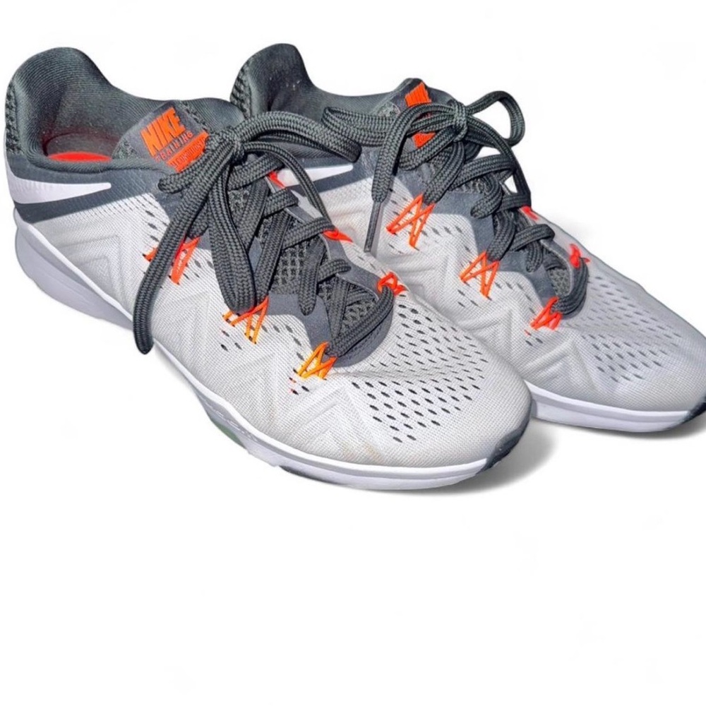 Nike Womens Athletic Shoes in black and white - Picture 2 of 5